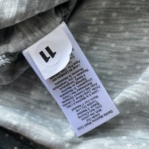 Gorgeous GIRLIE NWOT, NATION LTD, feminine sage green polkadot top XS 💋 - Picture 5 of 7